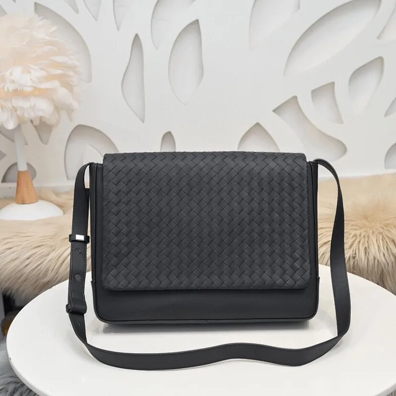 All categories 💚 Top version men’s bags 💚 BV 2024 new BV crossbody bag
